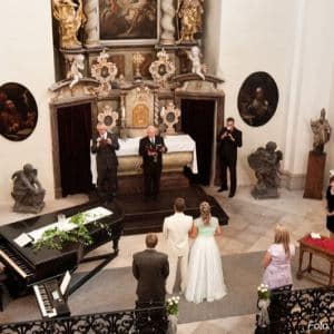 Svatba v kapli Zasnoubení Panny Marie ve Slaném