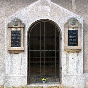 Pomníky obětem světových válek na Slánsku