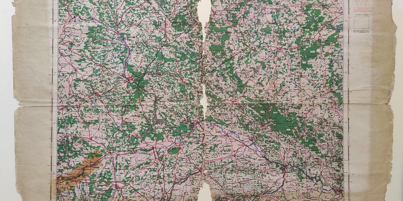 Palubní mapa z bombardéru B-17G 44-6573, sestřeleného v březnu 1945 u Slaného