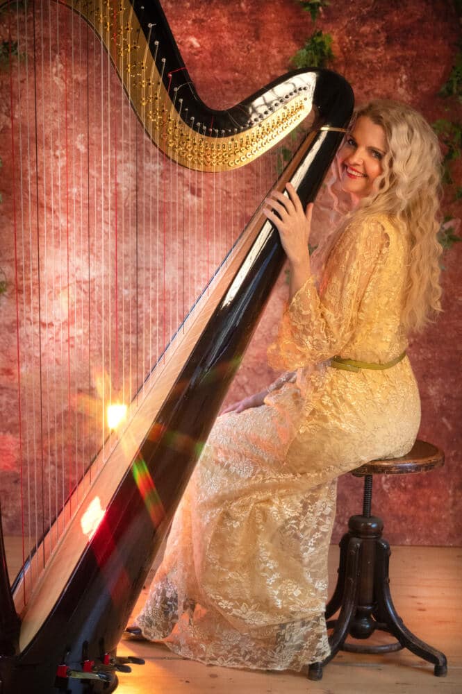 Zbyňka Šolcová – harfa