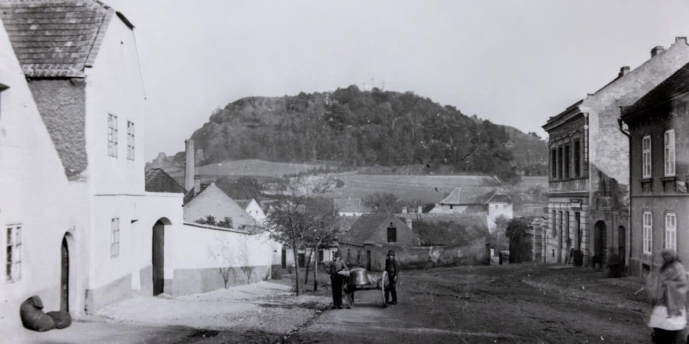 Slánská hora a Lázeňská ulice na sklonku 19. století